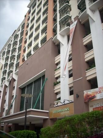 Residential tower of 10 Semantan seen from the street